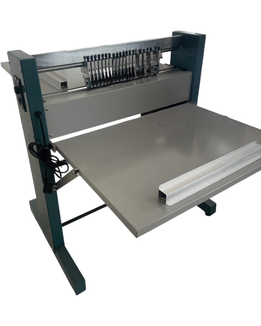 Electric label cutter Режач на самолепливи етикети модел BW-8501 - Image 1